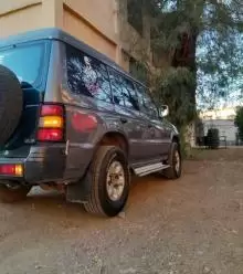 ميتسوبيشي باجيرو 1990