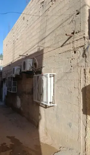 منزل للبيع متكون من 3 غرف+ حمام+ اونتوراج مساحة 79 م بحي النور الدبدابة بشار