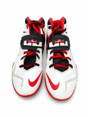 nike lebeon original 100% très bon qualité 10/10 pointure 44/45