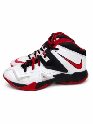 nike lebeon original 100% très bon qualité 10/10 pointure 44/45