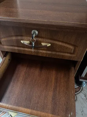 Table de nuit à vendre